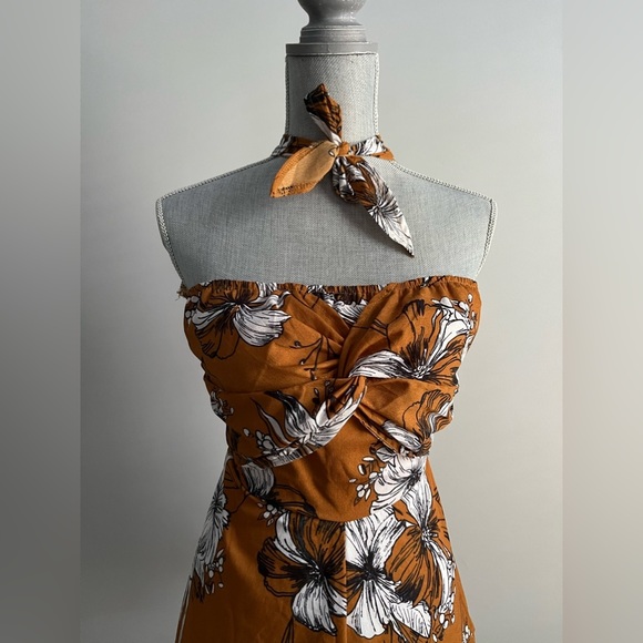 Mustard, black & White Amazon Floral Shorts Romper in Size Size Large - Picture 2 of 8